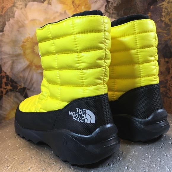 NEW The North Face Women's Boots - Picture 7 of 8